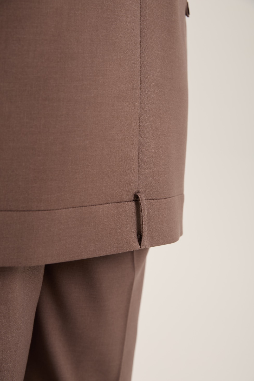 Жакет двубортный с имитацией пояса, мокко