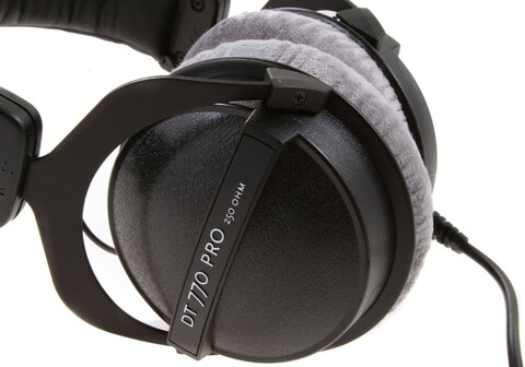 BEYERDYNAMIC  DT 770 PRO (250ом)