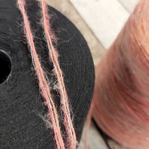 Смотка с бэби альпакой и кидмохером 285 розовый секционный