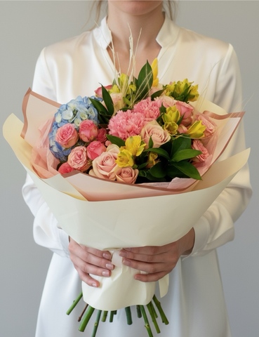 Букет с гортензией Шарм