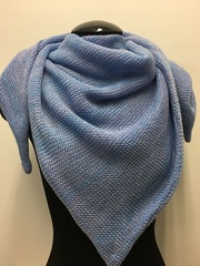 Треугольный шарф-косынка (меланж светлый сине-голубой)
