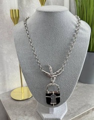 Колье ЗАМОК в клюве птицы в стиле Schiaparelli с черной эмалью