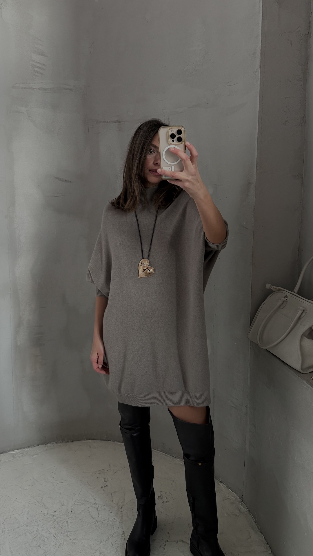 Свитер в стиле туники из мягкого трикотажа