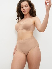 Бюстгальтер минимайзер Triumph True Shape Sensation W01 | Телесный