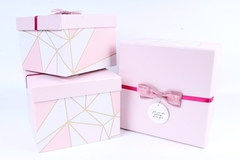 Подарочная коробка Розовая с бантиком 22x22x12 см