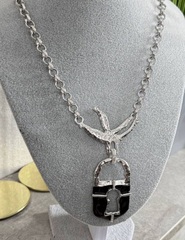 Колье ЗАМОК в клюве птицы в стиле Schiaparelli с черной эмалью