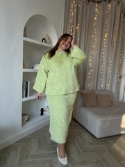 Костюм из мехового трикотажа фисташка
