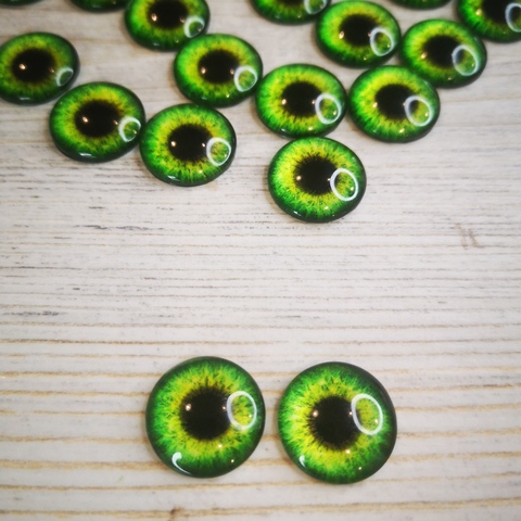 Глазки стеклянные круглые клеевые Зеленые 16мм (2шт)