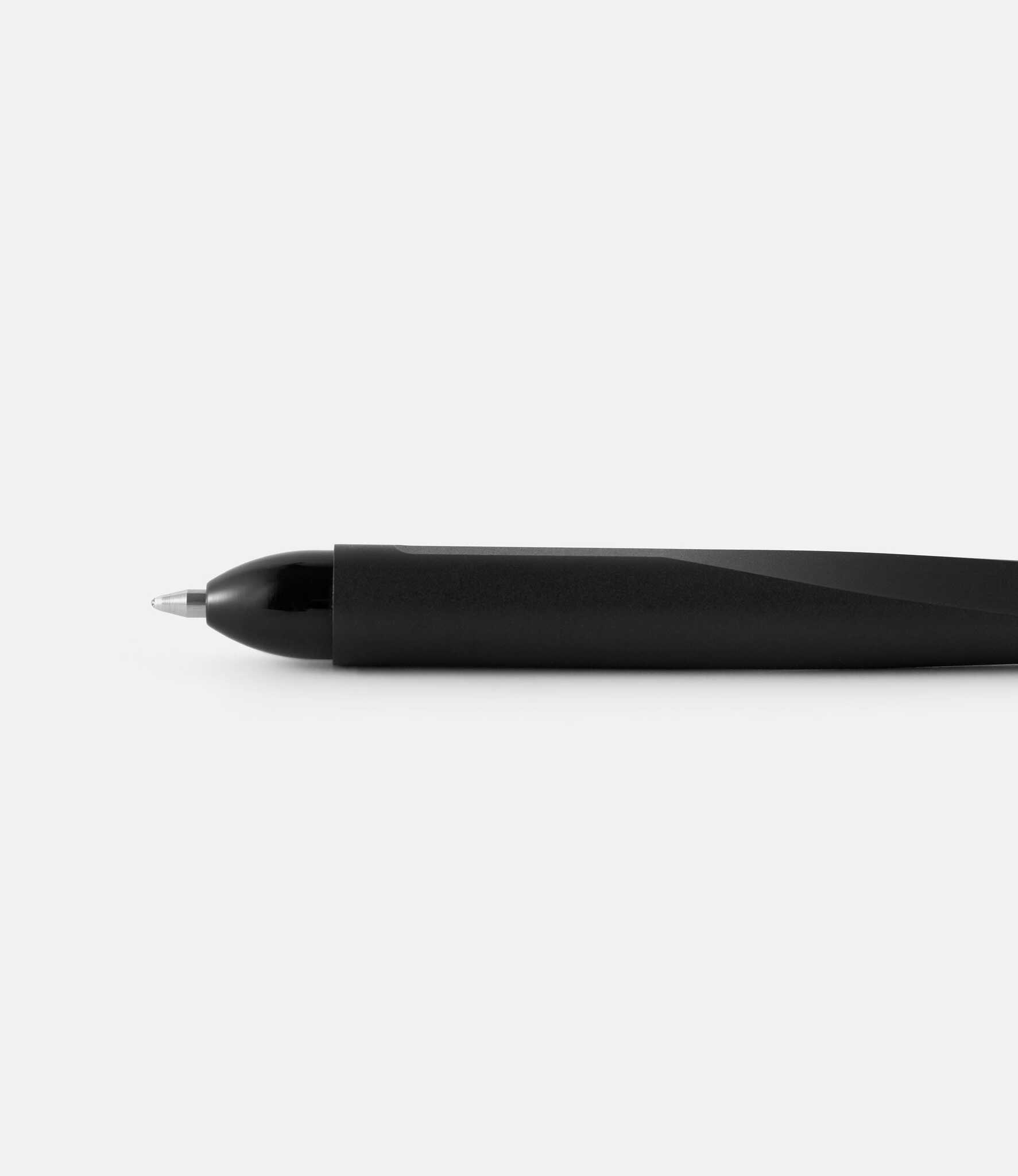 Купить левитирующую ручку Hoverpen 2.0 Space Black от Novium в