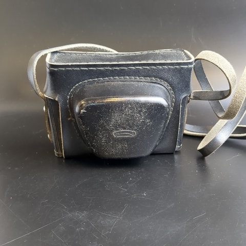 №15 Фотоаппарат "Силуэт - Электро" с обёективом Триплет 69-3 в чехле, стекло, металл, пластмасса, Белорусское оптико-механическое объединение, СССР, 1976—1981 гг.