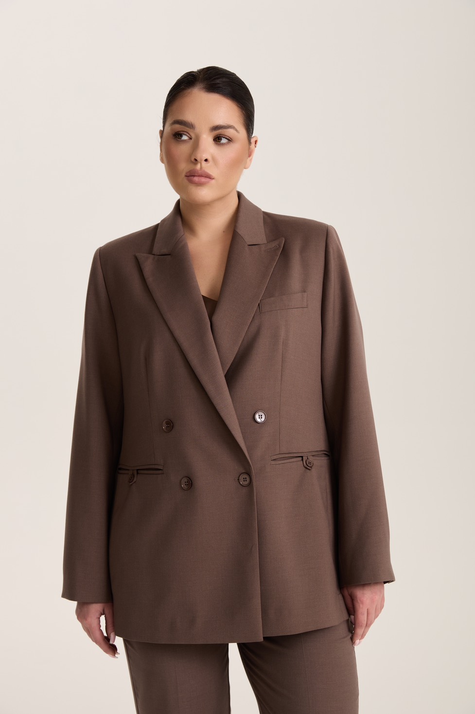 Жакет двубортный с имитацией пояса, мокко