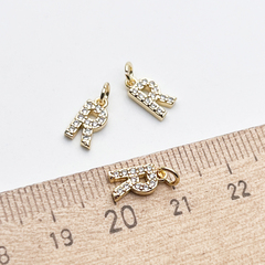 Подвеска Буква R, позолота, фианиты, размер 9*5 мм, цена за 1 шт