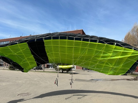 Б/У парашютный ранец Quest 120 и основной парашют Stealth B2 135
