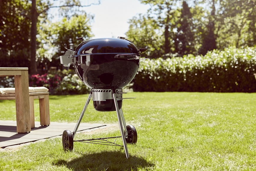 Гриль-барбекю угольный Weber Master-Touch Premium E-5770, 57 см, черный.