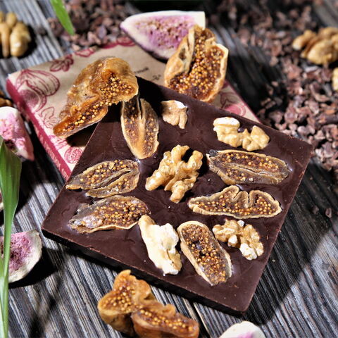 Шоколад горький, 72% какао, на меду, с инжиром и грецким орехом