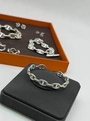 16726-braslet-zhestkij-tonkij-farandol-iz-nerodirovannogo-serebra