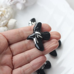 Подвеска фарфоровая Птичка (черный с серебром) 34*42 мм S042