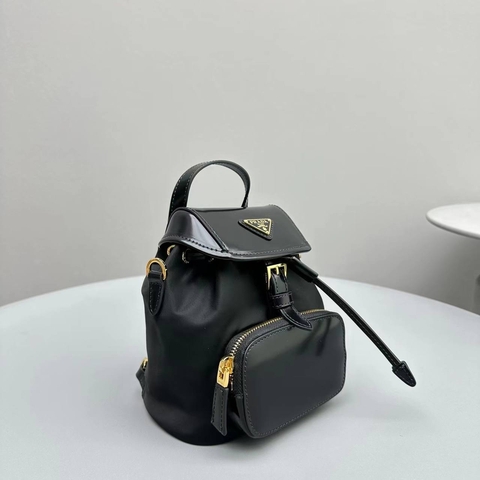 Рюкзак Prada Re-nylon черный