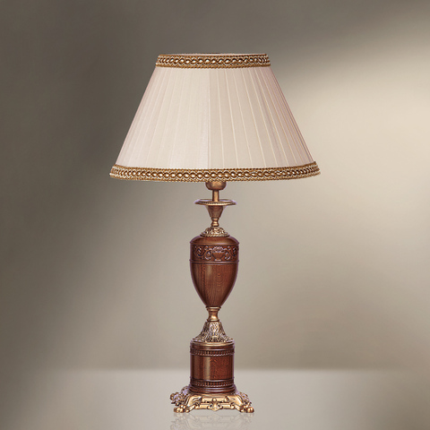 Деревянная настольная лампа из массива бука