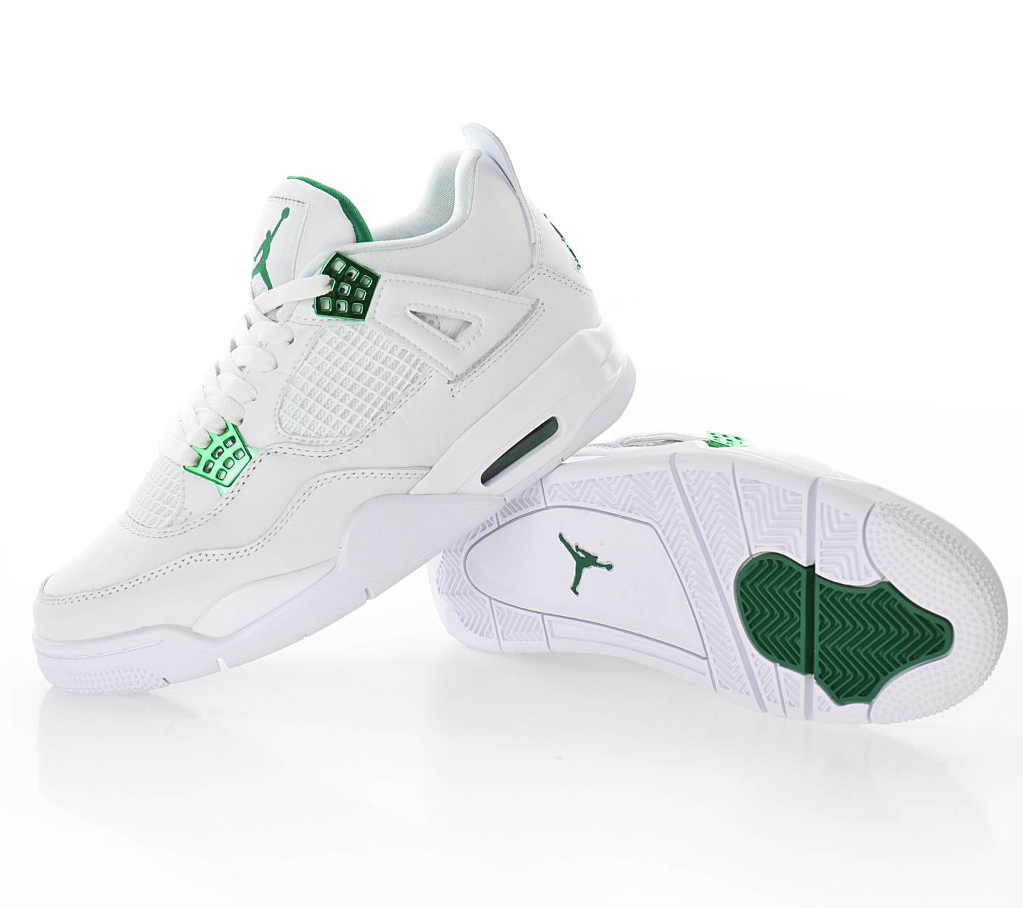 green jordan 4 metallic