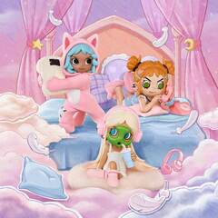 Случайная фигурка POP MART Lil Peach Riot: Sleepover
