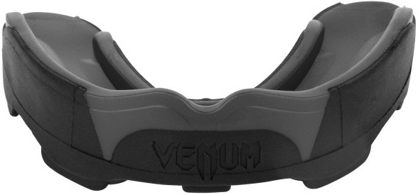 Другая защита Капа Venum Predator Mouthguard Black/Grey 1.jpg
