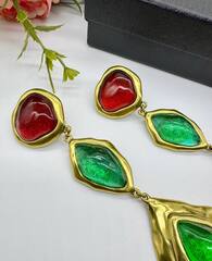 Роскошные серьги-клипсы длинные и латуни со вставки из зеленого стекла, стилистика YSL