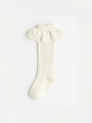 Гольфы с кружевом, Молоко