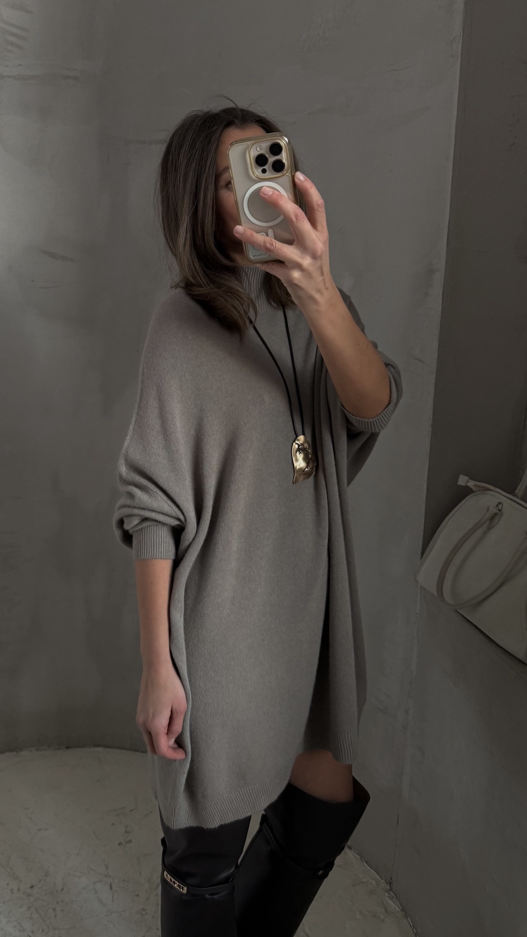 Свитер в стиле туники из мягкого трикотажа