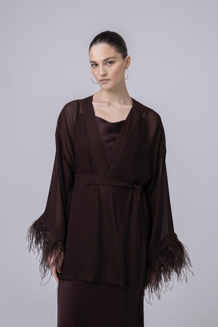 Накидка из шифона с перьями, горький шоколад