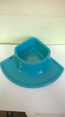 Зооник миска пластмассовая угловая 0,5л