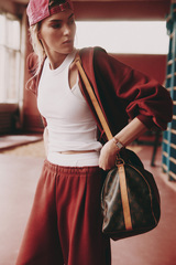 Штаны бананы с защипами Бордо