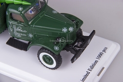 ZIL-157 Happy New Year 1:43 Start Scale Models (SSM)