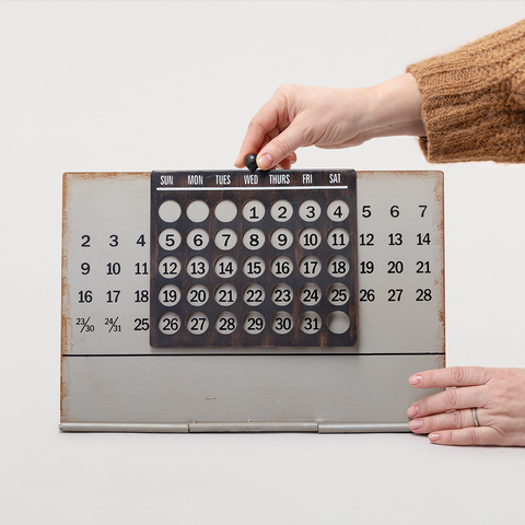 КАЛЕНДАРЬ НАСТОЛЬНЫЙ METAL LINE