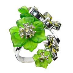 Кольцо с цветами из кварца и фианитами