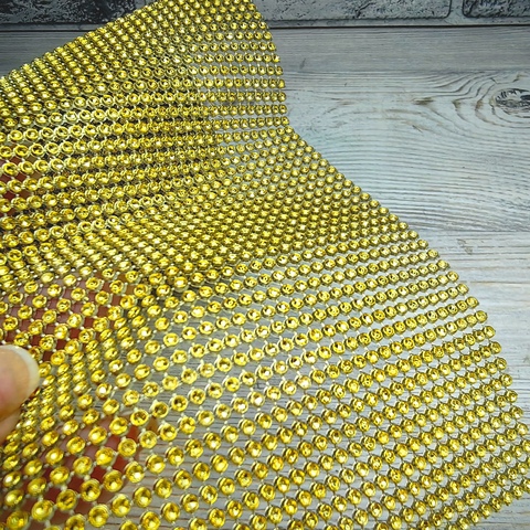 Лента декоративная с имитацией страз для рукоделия Люкс/ширина 10 см/ 32 стразы в ряду/цвет золотистый (3м)
