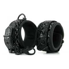 Наручники на цепочке Luxury fetish черные