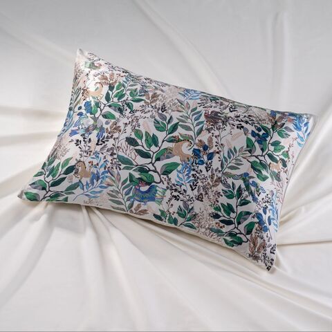 Наволочка 50x70 Mollen Таинственный лес жемчужно-белая хлопковая