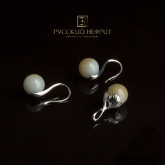 Серьги Perlus. Медово-голубой нефрит