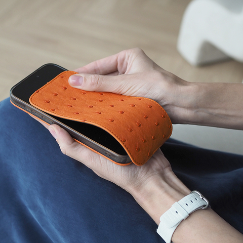 Кожаный чехол для iPhone 17 Pro, страус оранжевого цвета