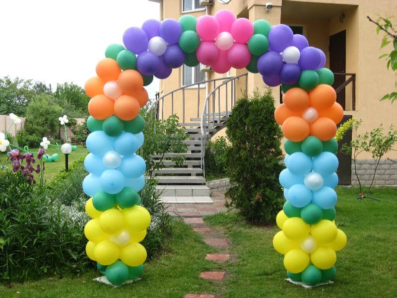 Букеты из воздушных шаров: особенности необычного презента