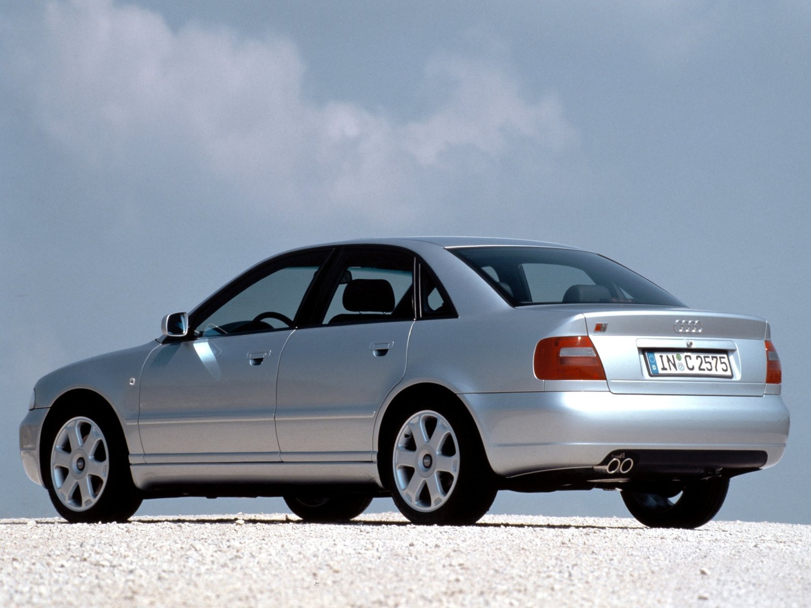 Купить ауди а 4 б 5. Audi a4 b5 s4. Audi a4 b5 1997. Ауди s4 1997. Audi a4 (b5) седан 1997.