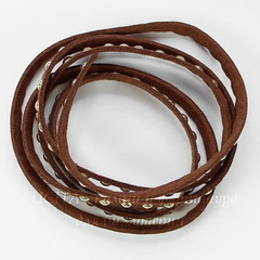 Шнур замшевый (искусств) с заклепками, 6х2,5 мм, цвет - коричневый, примерно 1 м