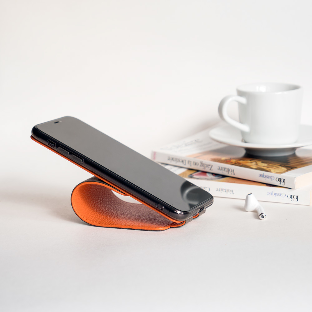 Чехол кожаный для iPhone 11 Pro оранжевого цвета