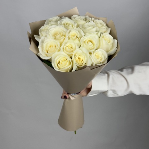 Букет 15 белых роз Россия 40 см