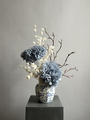 Композиция в кашпо Лунария