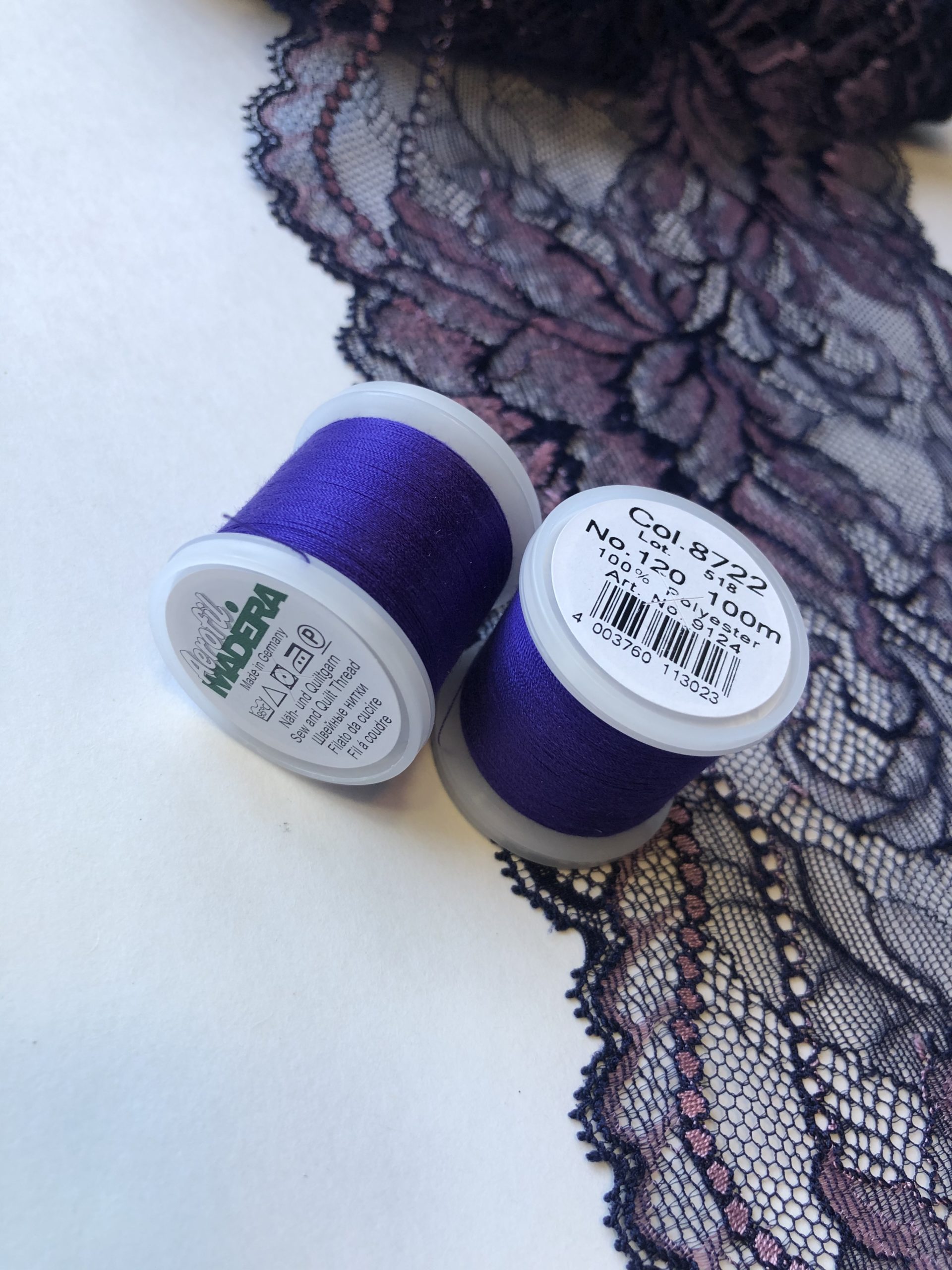 Нитки швейные Madeira aerofil №120 Col. 8722 фиолетово-синий (100 м)