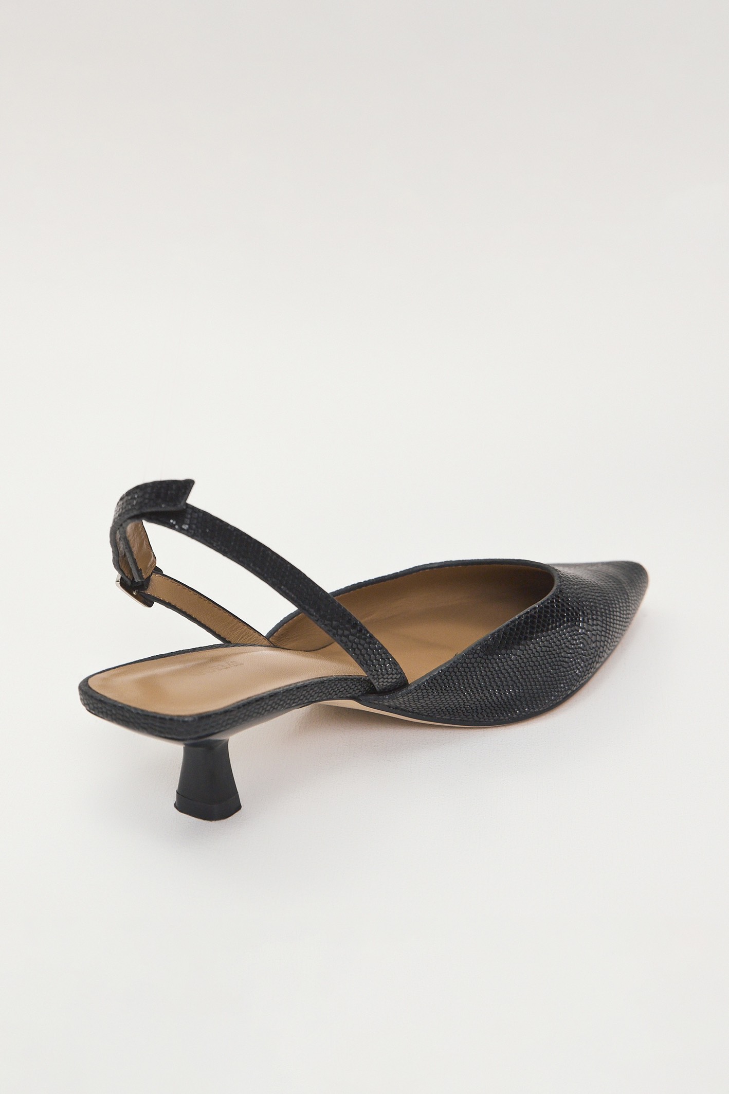 Туфли-мюли из кожи под рептилию на низком каблуке, черный