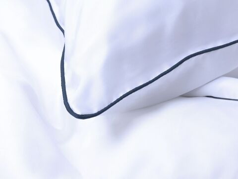 Постельное белье 1.5 спальное Mollen белое с темно-бирюзовым кантом