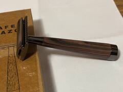 Станок для бритья закрытая голова деревянная с металлом ручка